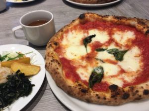 （豊洲　グルメ　ランチ　ピザ）　「Trattoria&Pizzeria LOGIC 豊洲」…平日ランチはサラダ＆ドリンク放題！